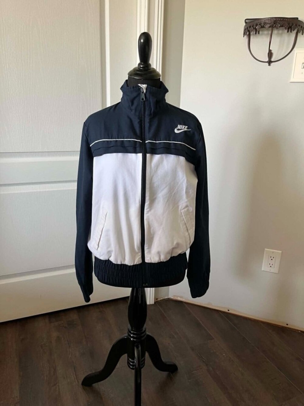 Vtg. Nike Blue and White Colorblock Full Zip Track Jacket Women's size M (8-10)